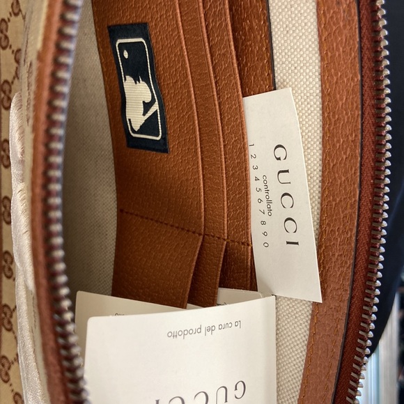Gucci clutch or iPad case! UN-USED…Authentic! See pics! Yankee fan MuST have! - Picture 2 of 3